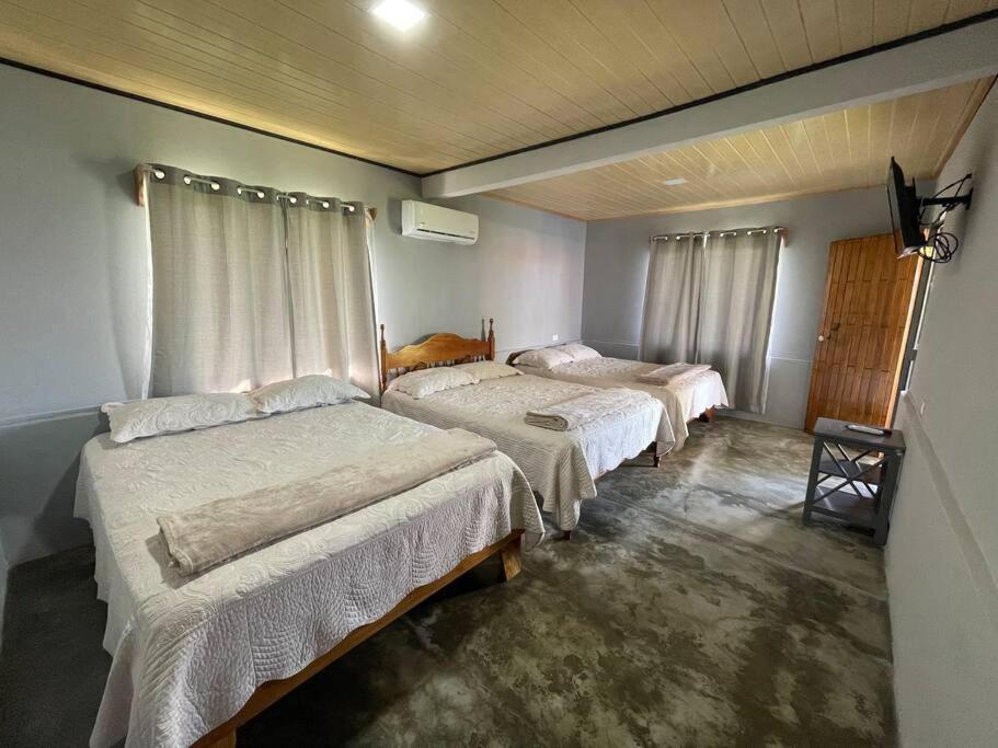 Large & Confortable Family House La Fortuna Buitenkant foto